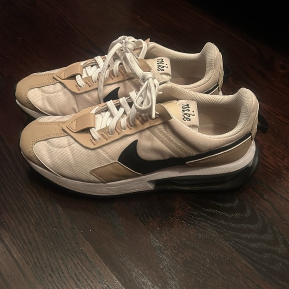 Nike Air Max Pre-Day Sneakers - Picture 2 of 5